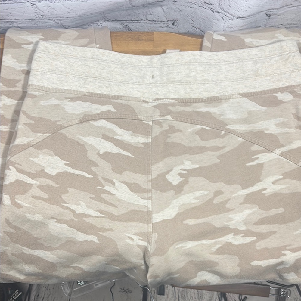 Athleta Tan Camo Track Pants with Tapered Leg and Elastic Waistband - Picture 4 of 8